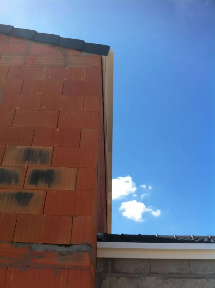 Chéneau aluminium GFC380